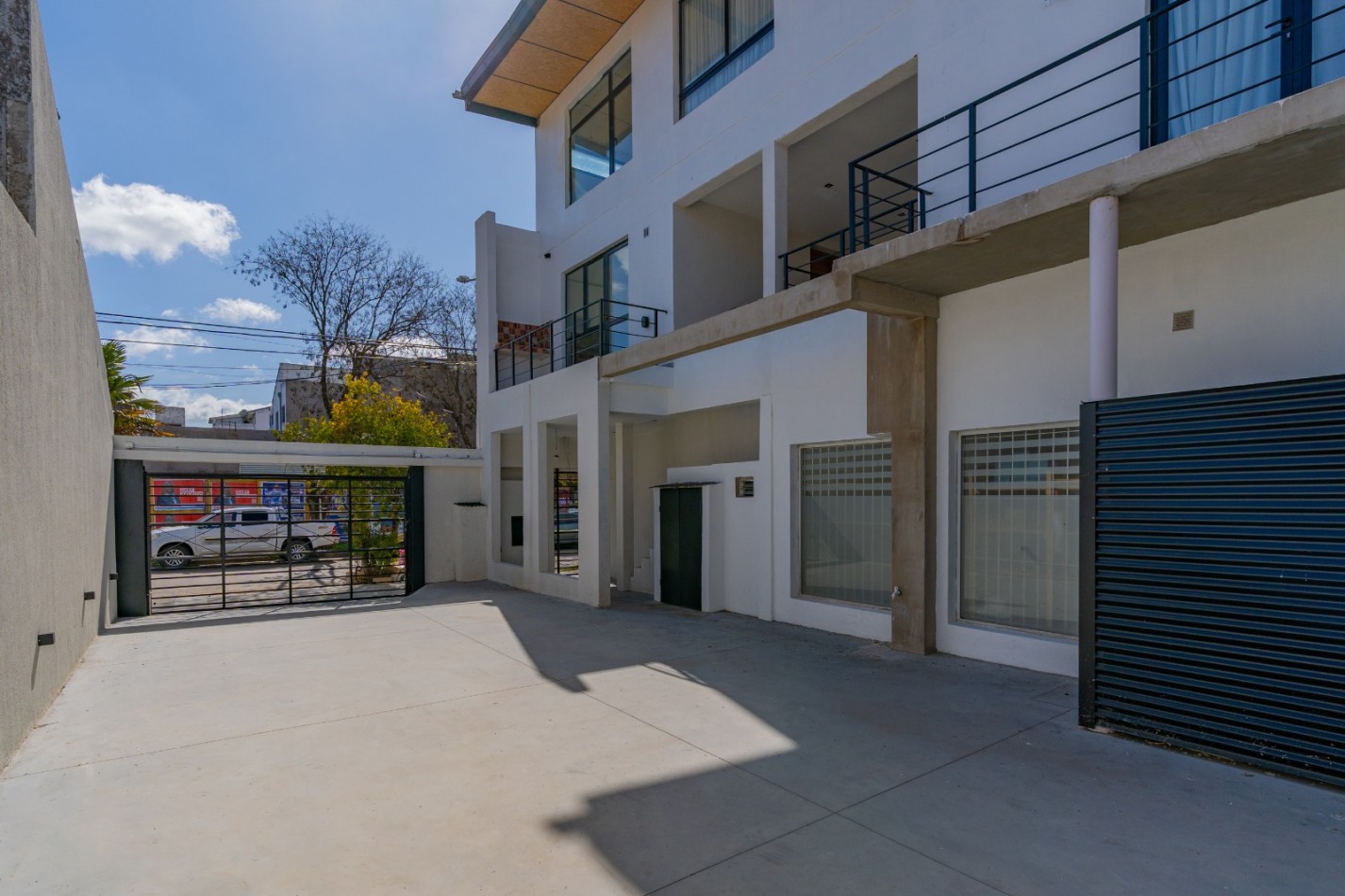  VENTA DEPARTAMENTO PH 3 AMBIENTES AL FRENTE CON COCHERA