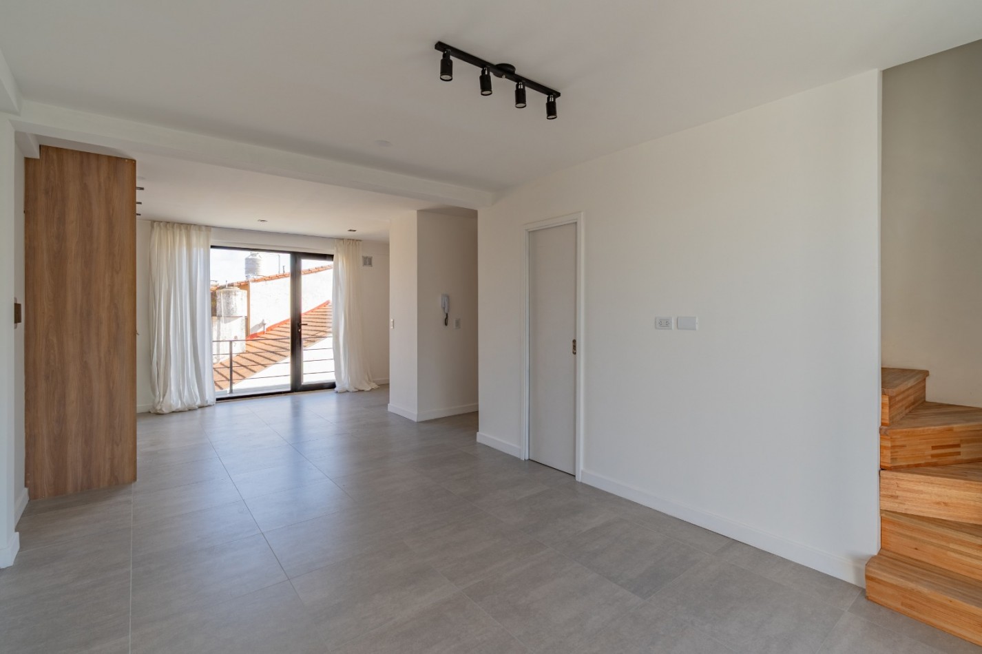  VENTA DEPARTAMENTO PH 3 AMBIENTES AL FRENTE CON COCHERA