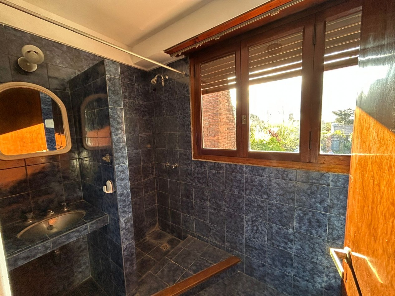 CASA 4 AMBIENTES CON PARQUE .LOS PINARES APTO CREDITO.