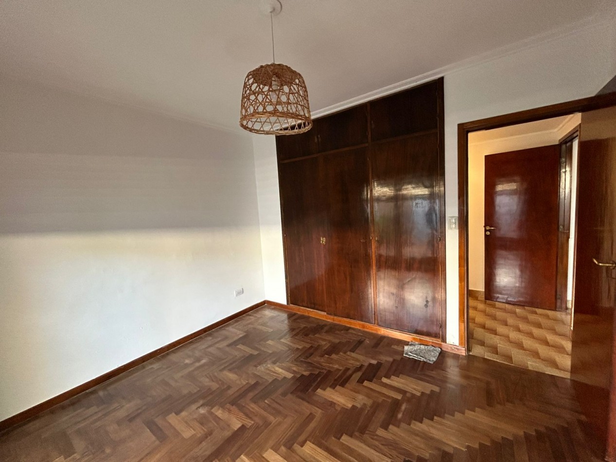 CASA 4 AMBIENTES CON PARQUE .LOS PINARES APTO CREDITO.