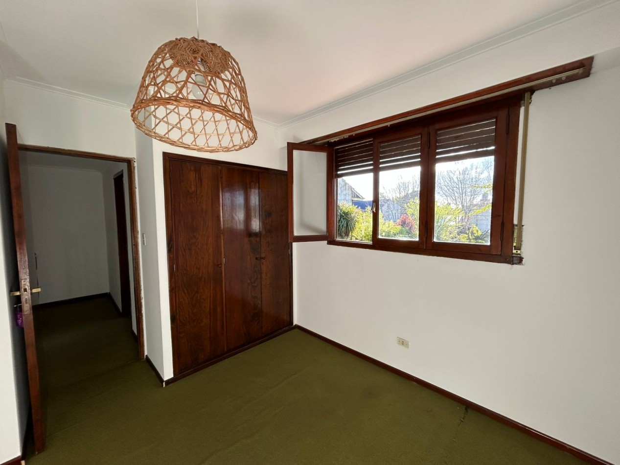 CASA 4 AMBIENTES CON PARQUE .LOS PINARES APTO CREDITO.