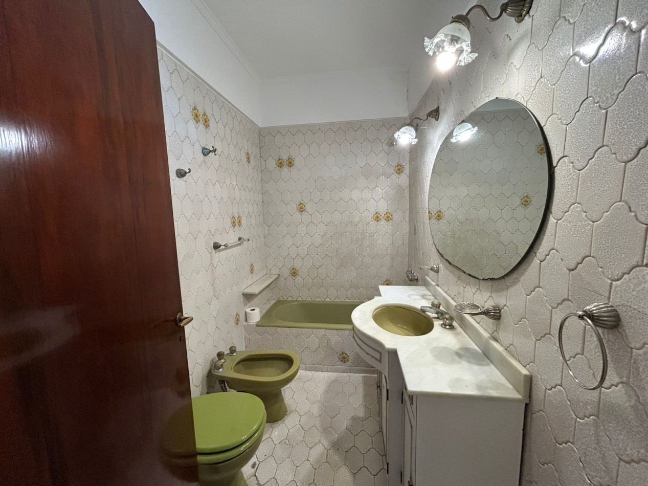 CASA 4 AMBIENTES CON PARQUE .LOS PINARES APTO CREDITO.