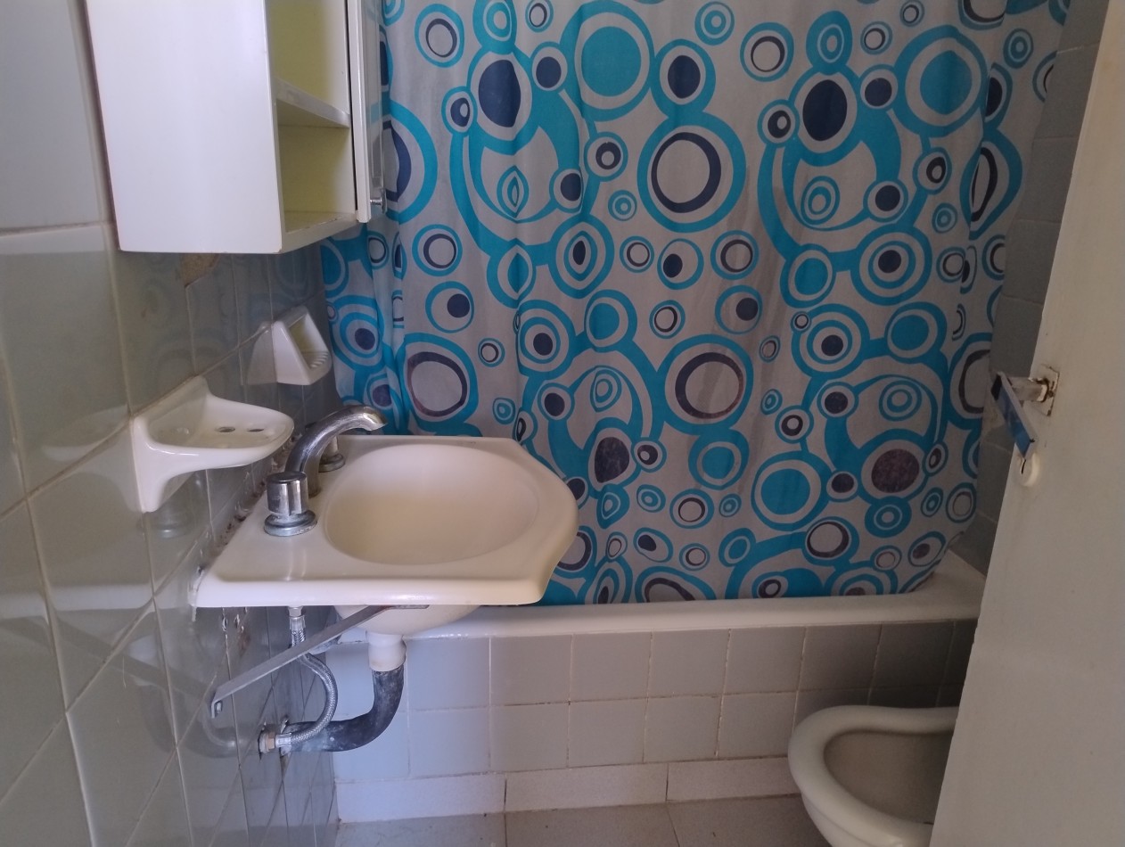 Departamento 2 amb y medio Contrafrente muy luminoso centro 