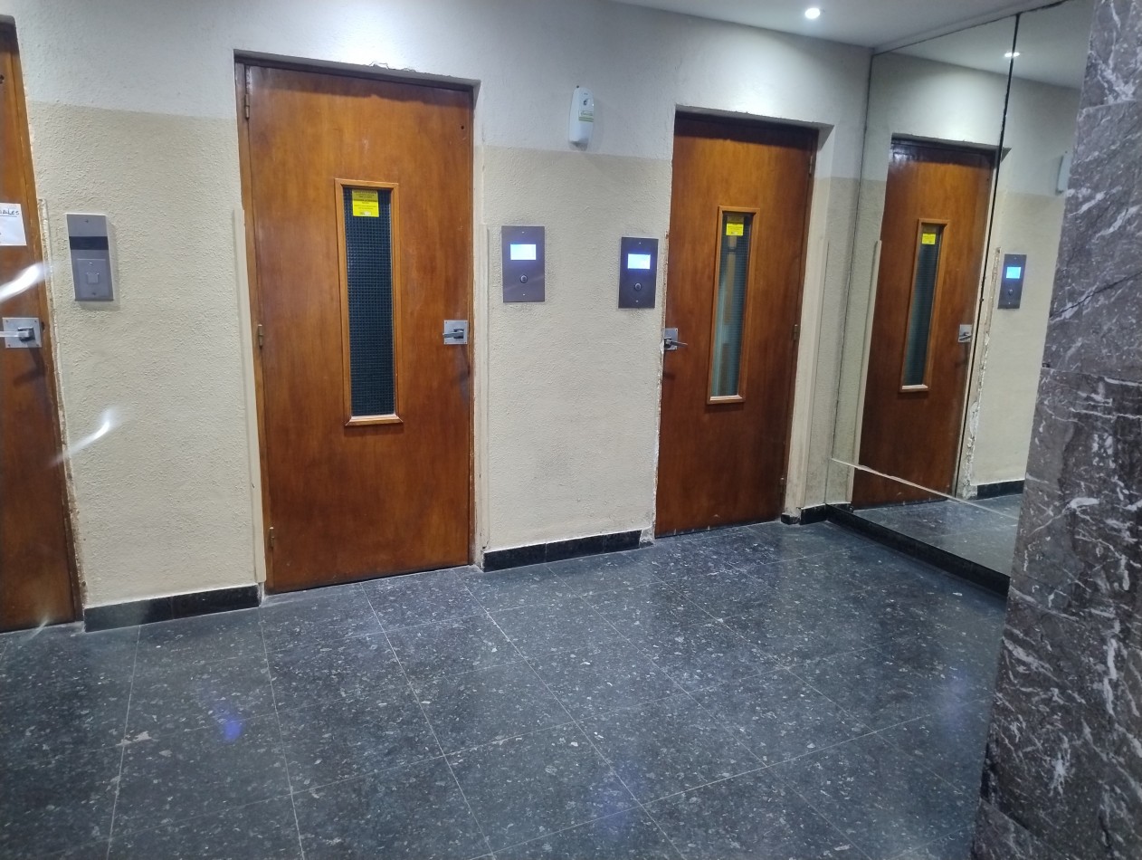 Departamento 2 amb y medio Contrafrente muy luminoso centro 