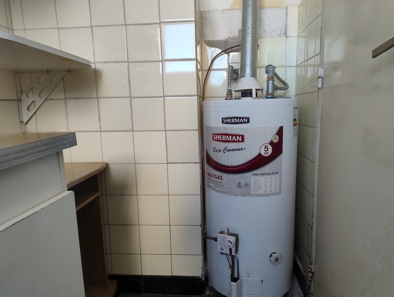 Departamento 2 amb y medio Contrafrente muy luminoso centro 