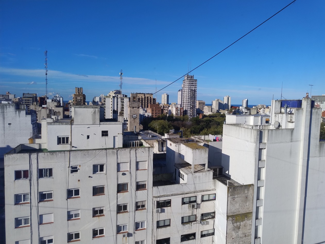 Departamento 2 amb y medio Contrafrente muy luminoso centro 