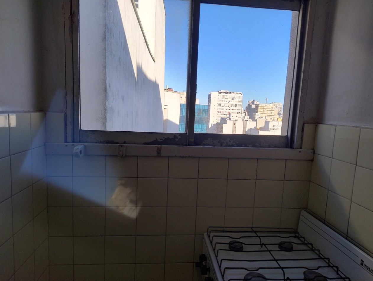 Departamento 2 amb y medio Contrafrente muy luminoso centro 