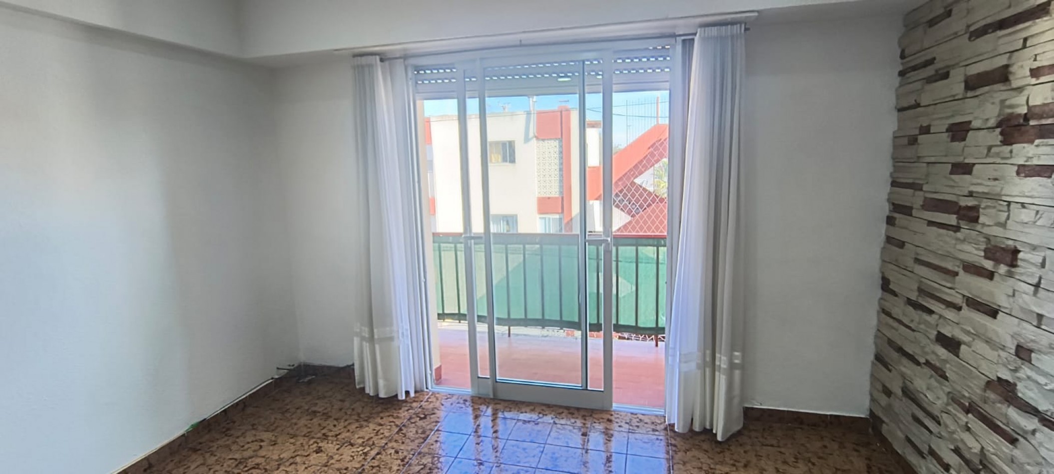 VENTA DEPARTAMENTO TRES AMBIENTES 