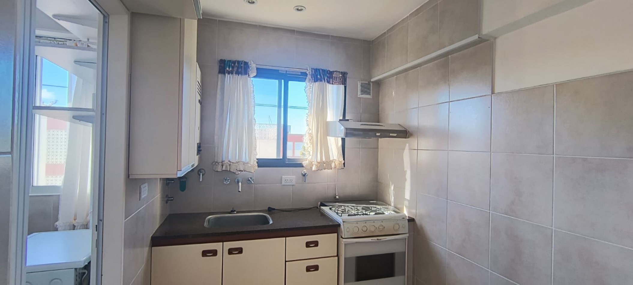 VENTA DEPARTAMENTO TRES AMBIENTES 