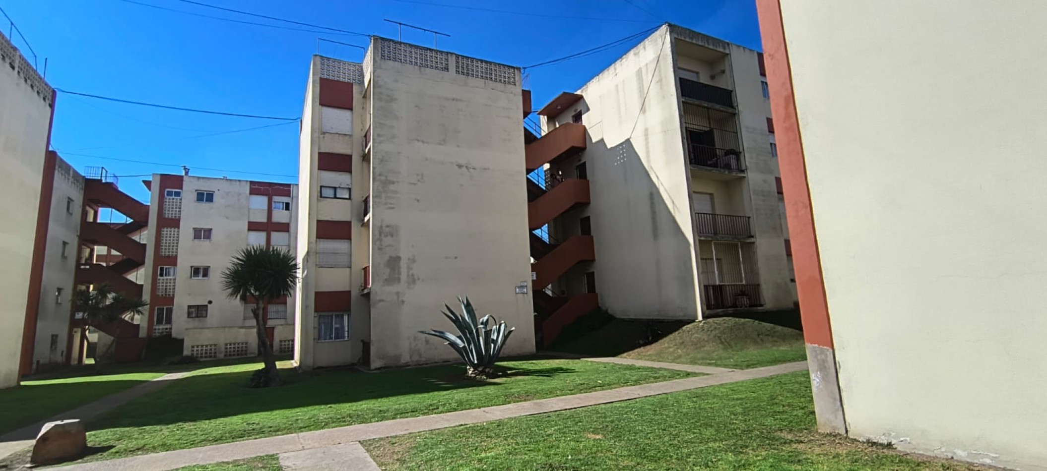 VENTA DEPARTAMENTO TRES AMBIENTES 