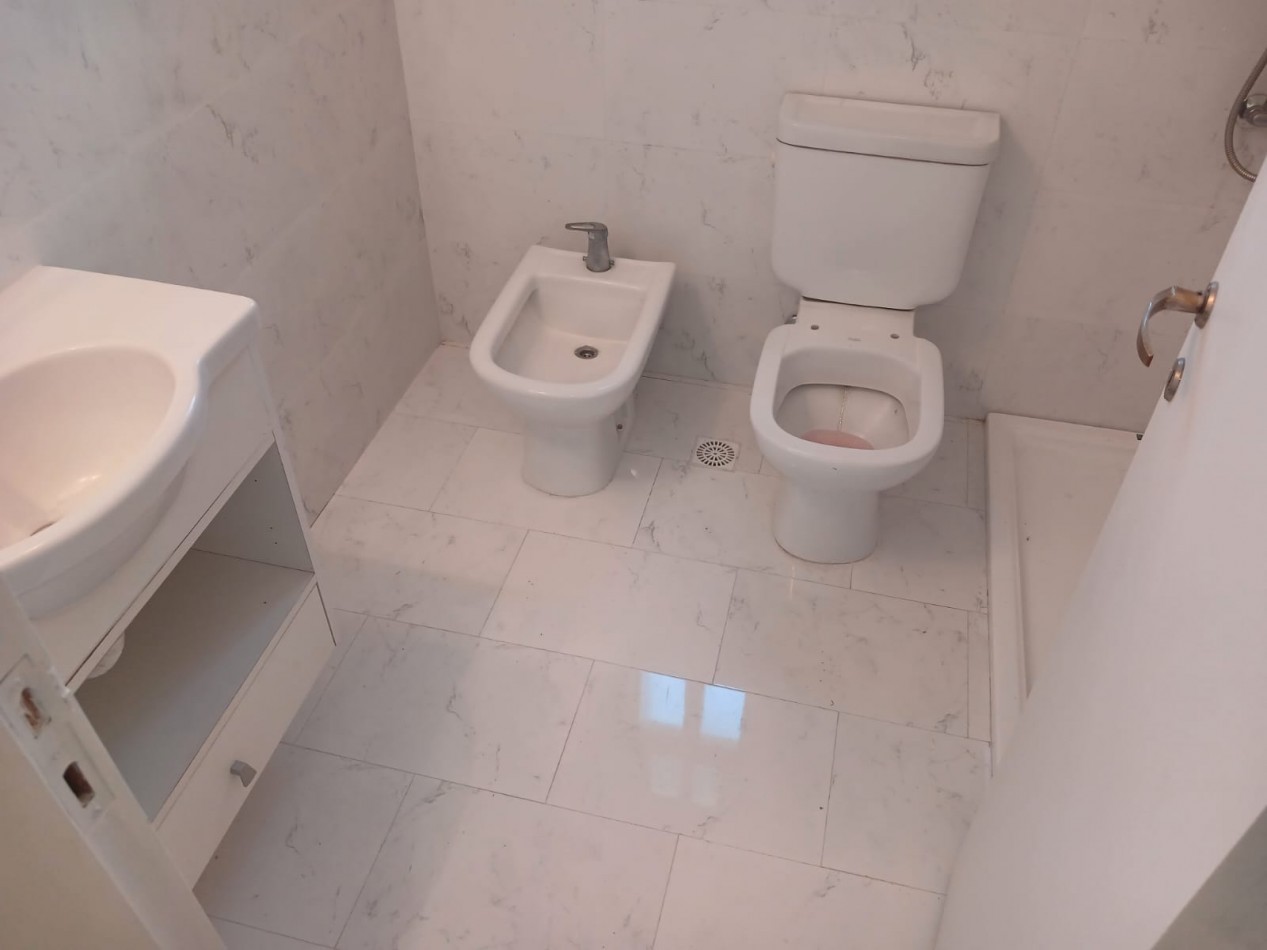 Venta casa 3 ambientes garaje y parque