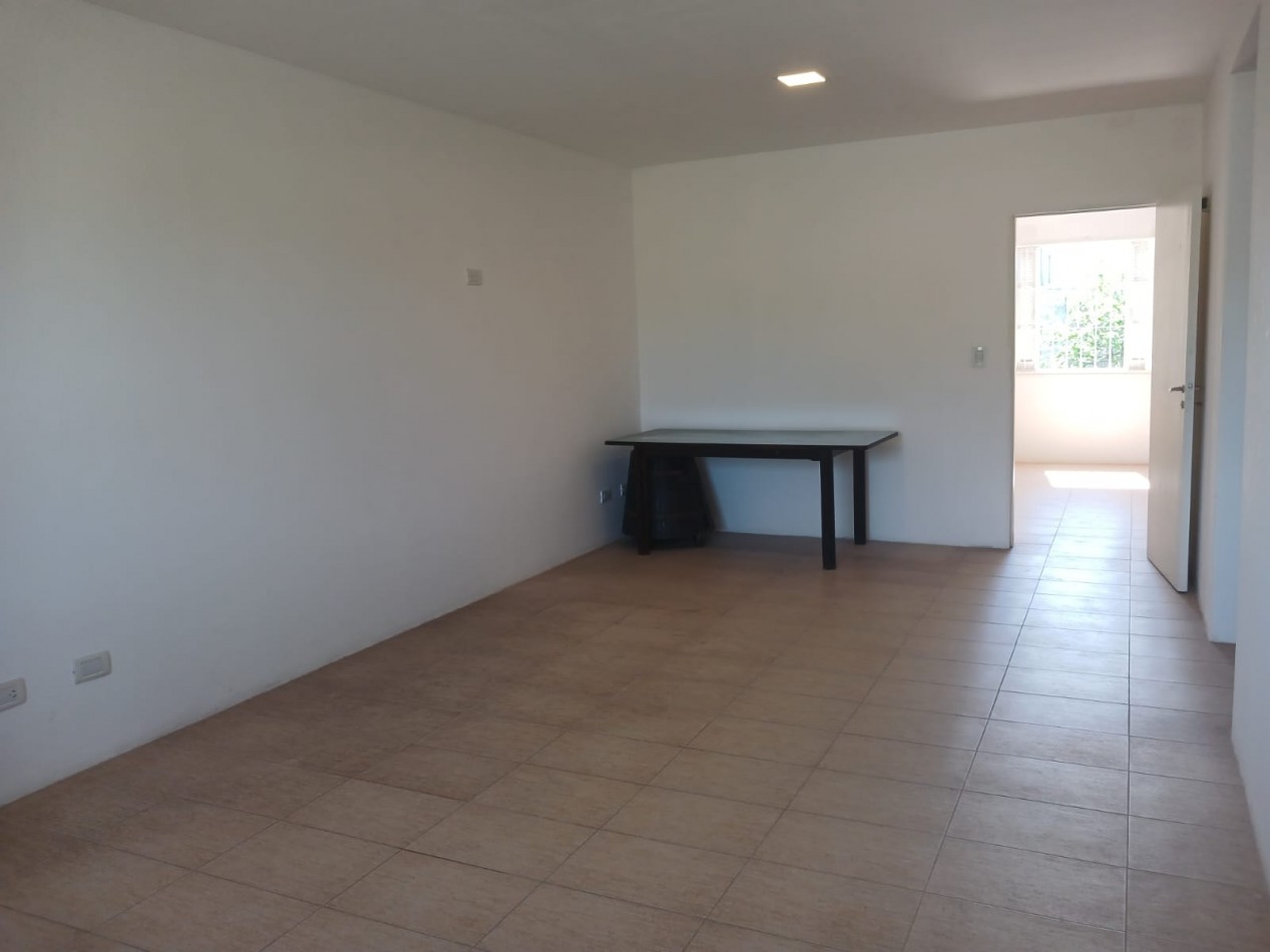 Venta casa 3 ambientes garaje y parque