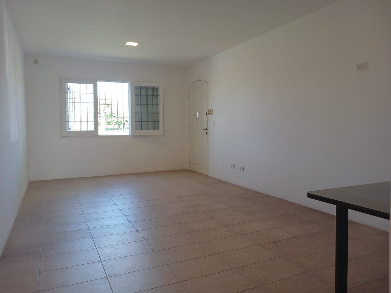 Venta casa 3 ambientes garaje y parque