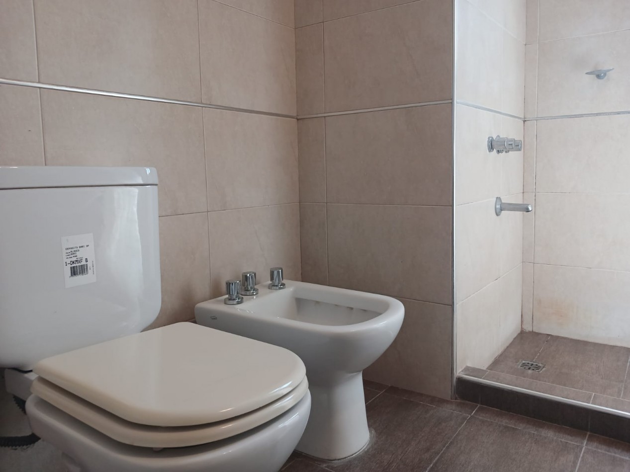 Venta casa 3 ambientes garaje y parque