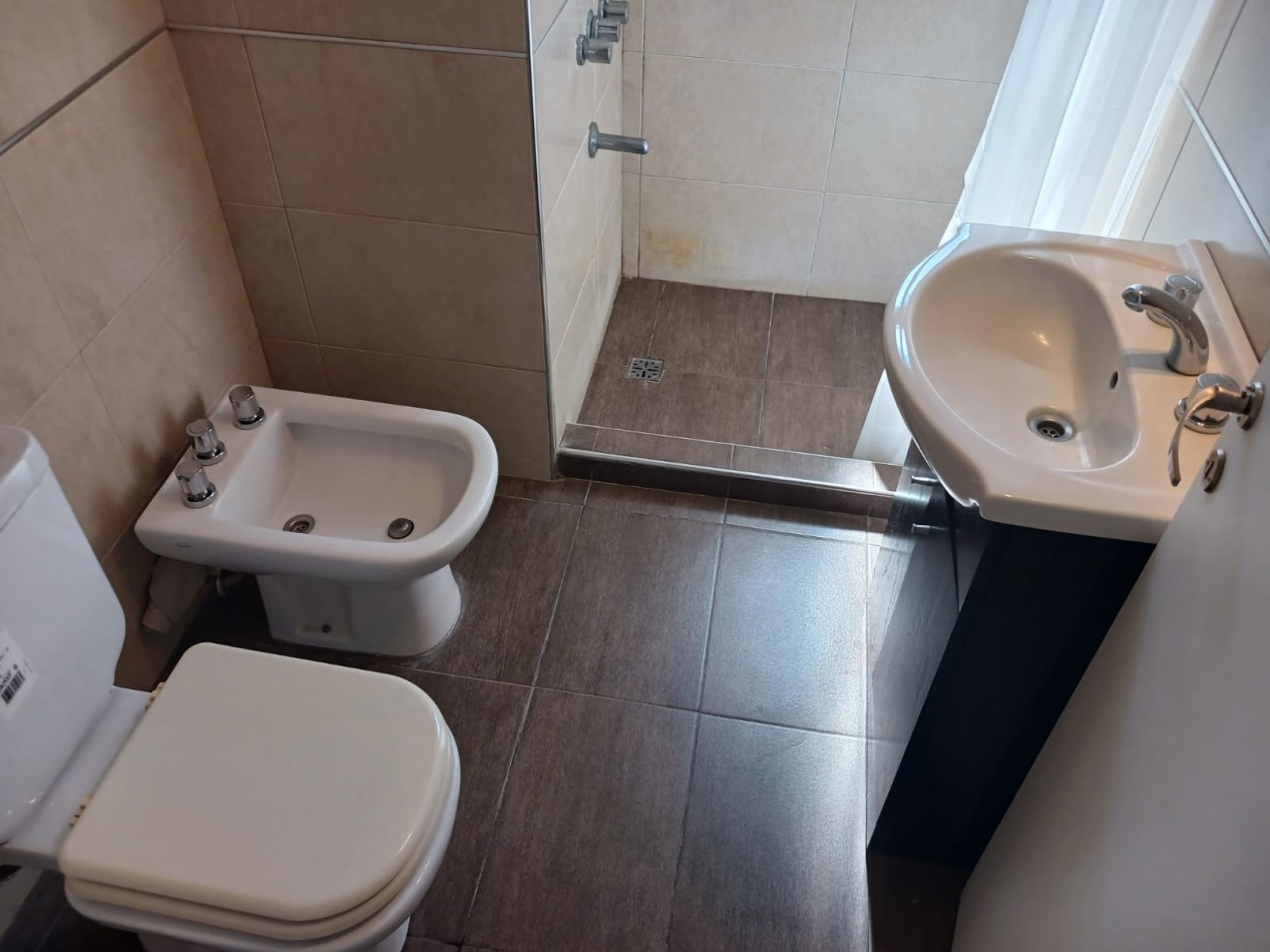 Venta casa 3 ambientes garaje y parque