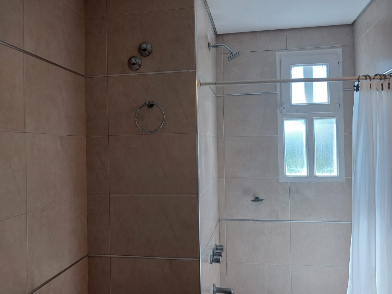 Venta casa 3 ambientes garaje y parque