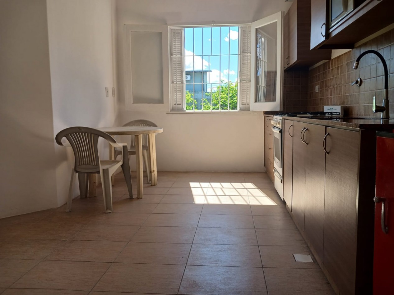 Venta casa 3 ambientes garaje y parque