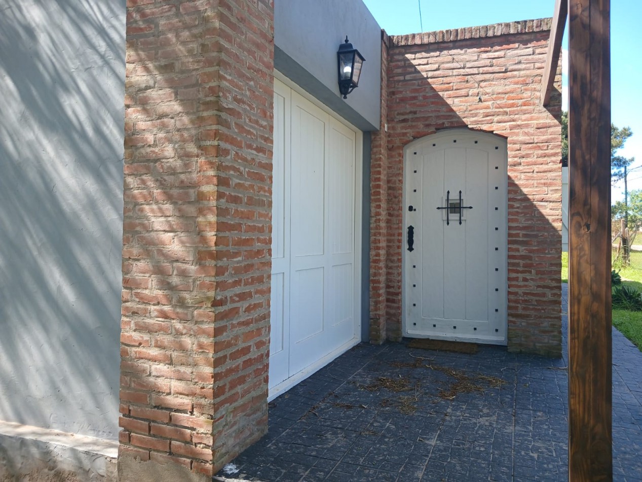 Venta casa 3 ambientes garaje y parque