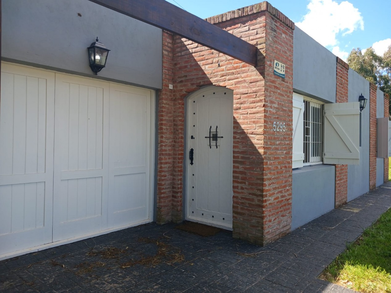 Venta casa 3 ambientes garaje y parque