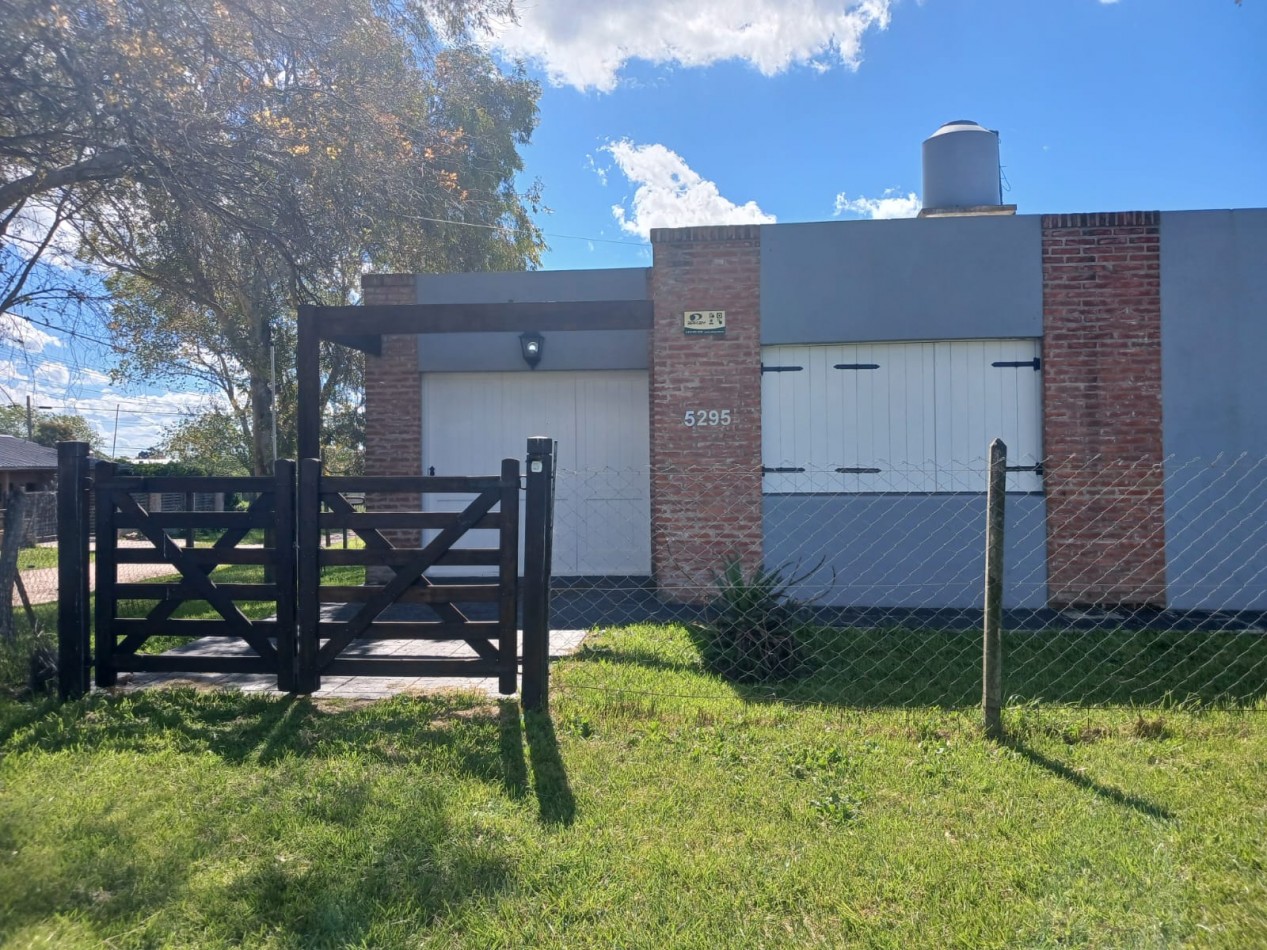 Venta casa 3 ambientes garaje y parque