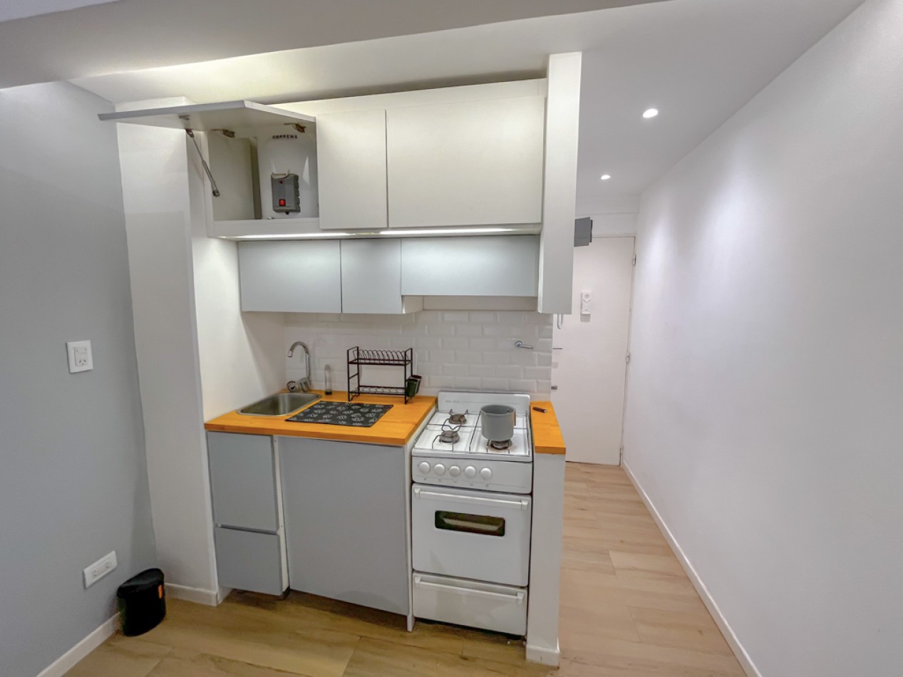 venta monoambiente a la calle con balcon