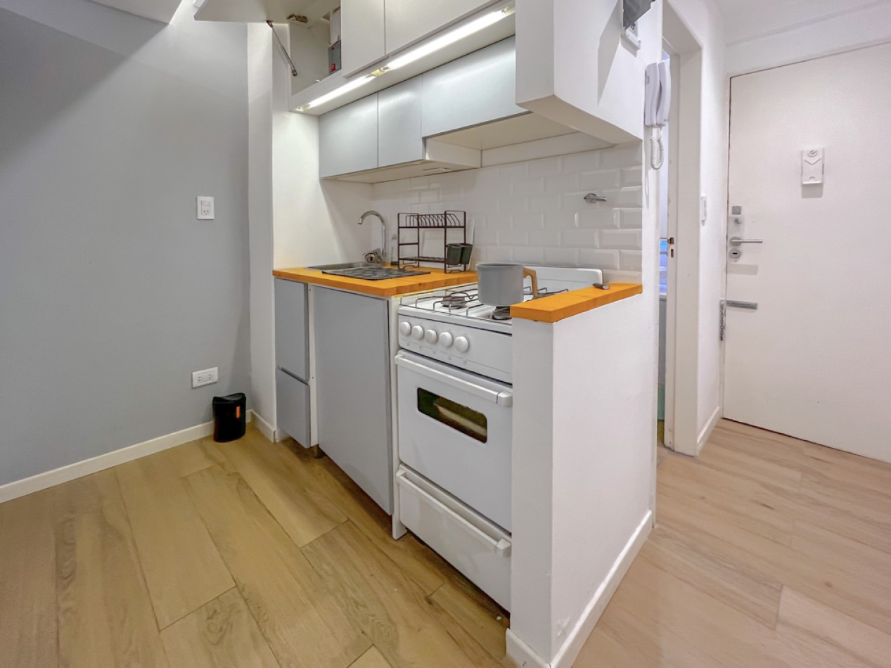 venta monoambiente a la calle con balcon