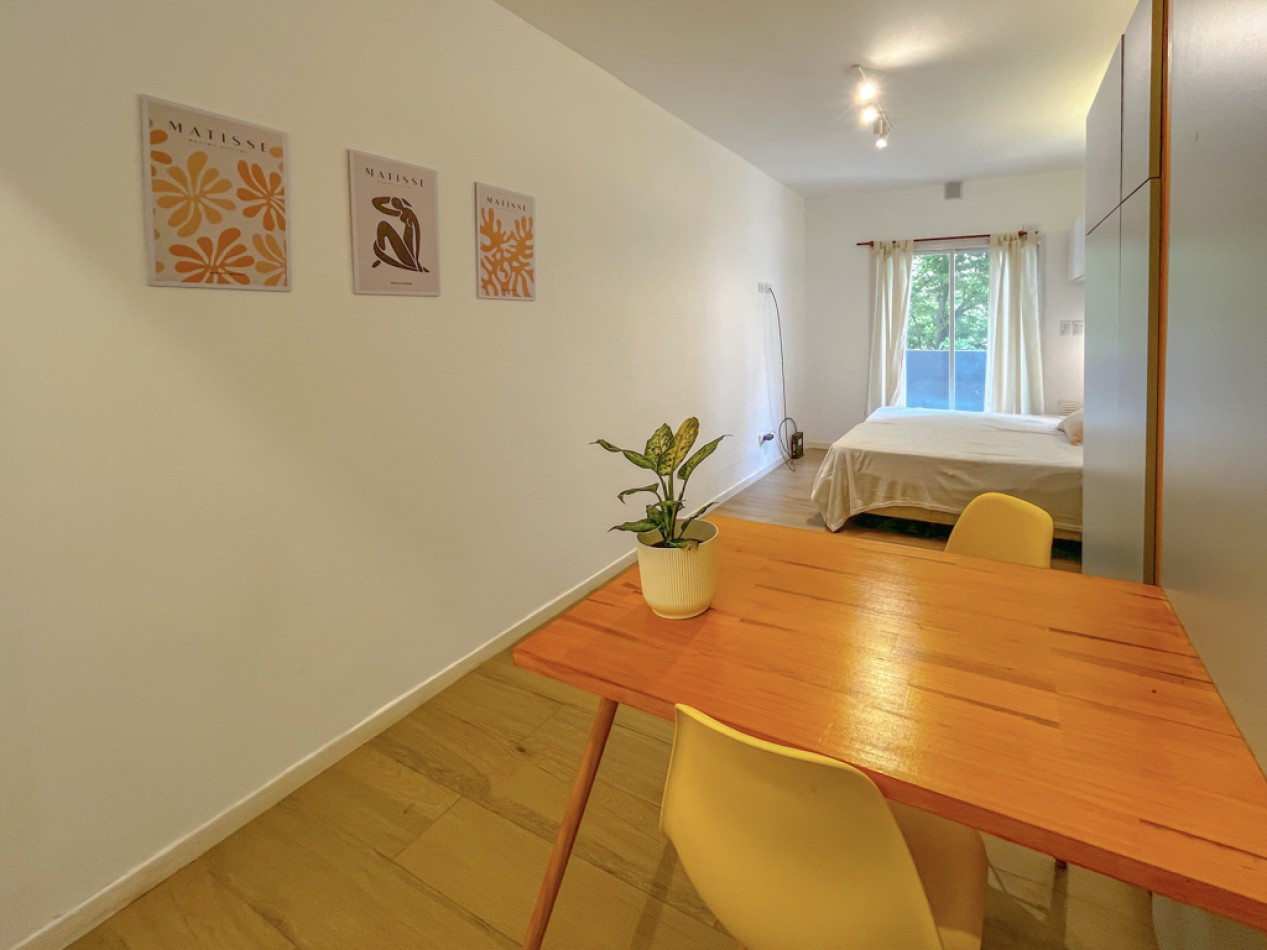 venta monoambiente a la calle con balcon