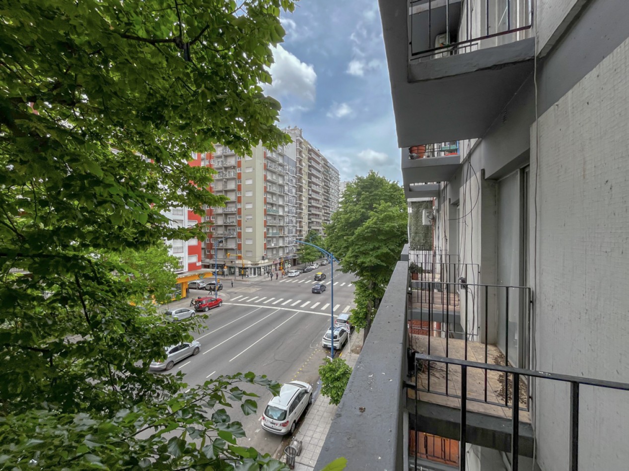 venta monoambiente a la calle con balcon