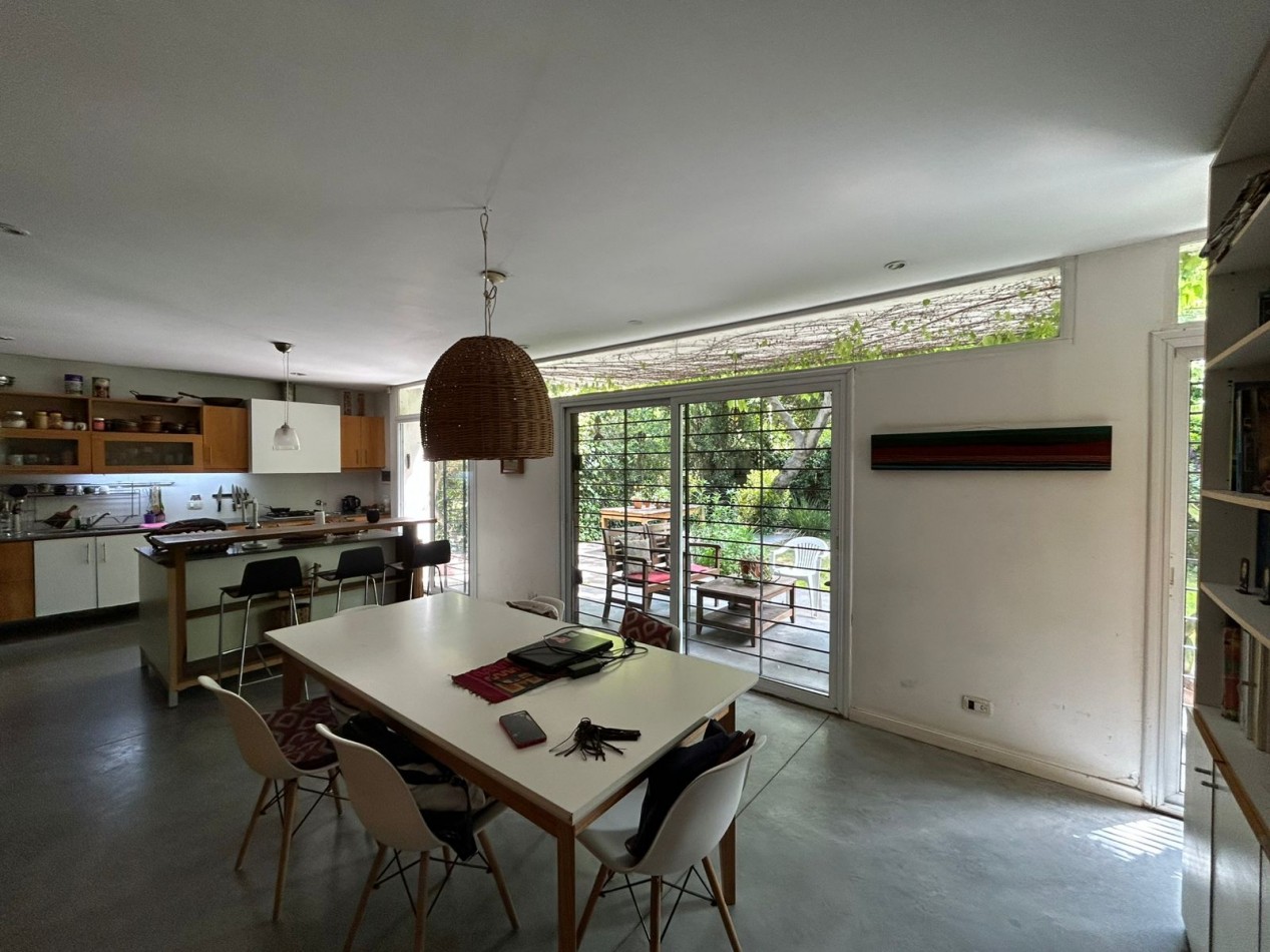 CASA EN PH TOTALMENTE INDEPENDIENTE 4 AMBIENTES CON ESCRITORIO QUINCHO CUBIERTO Y PARQUE .APTO CREDITO