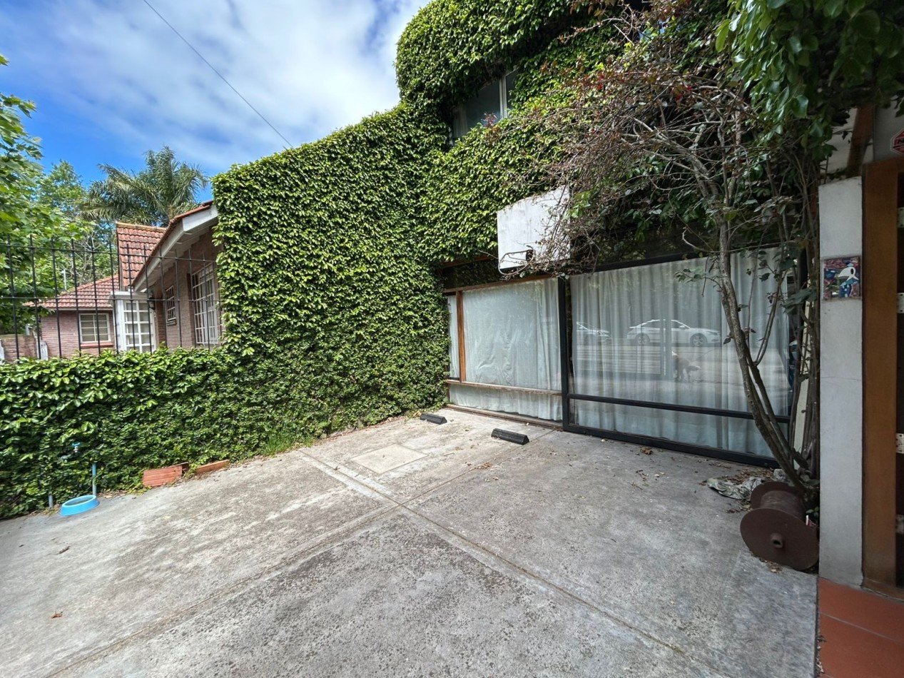 CASA EN PH TOTALMENTE INDEPENDIENTE 4 AMBIENTES CON ESCRITORIO QUINCHO CUBIERTO Y PARQUE .APTO CREDITO