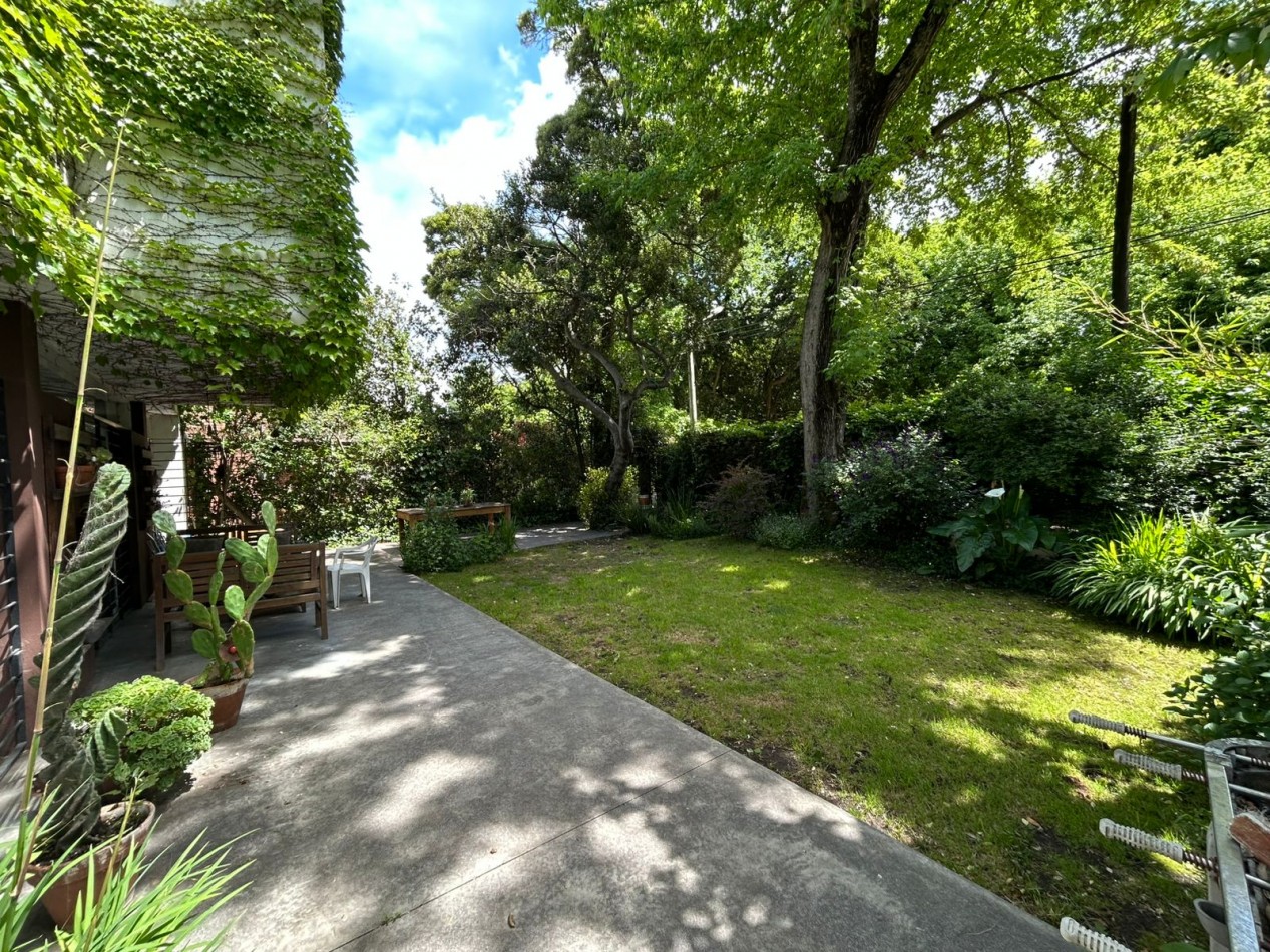 CASA EN PH TOTALMENTE INDEPENDIENTE 4 AMBIENTES CON ESCRITORIO QUINCHO CUBIERTO Y PARQUE .APTO CREDITO