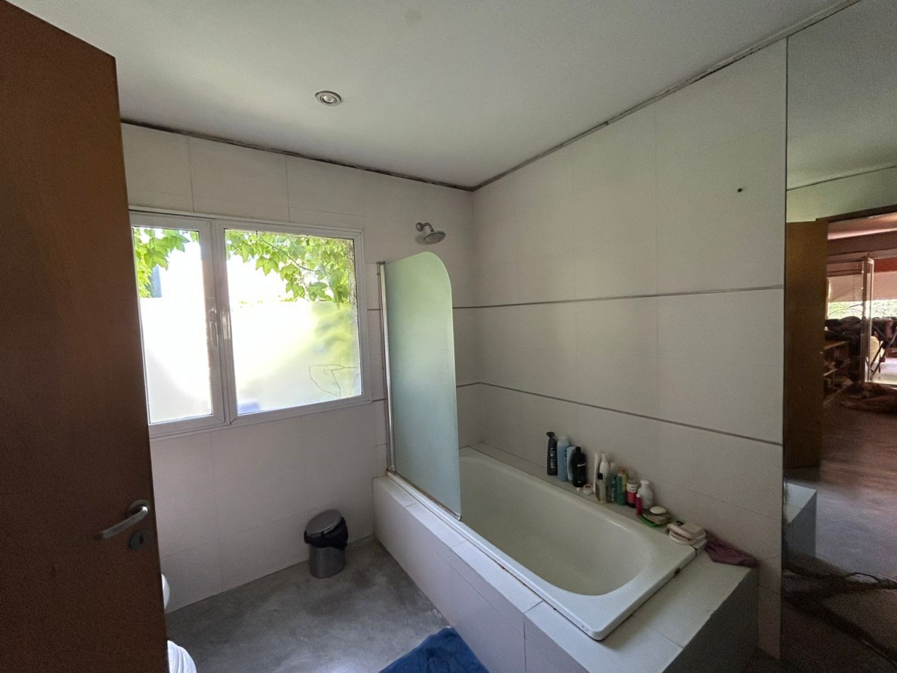 CASA EN PH TOTALMENTE INDEPENDIENTE 4 AMBIENTES CON ESCRITORIO QUINCHO CUBIERTO Y PARQUE .APTO CREDITO