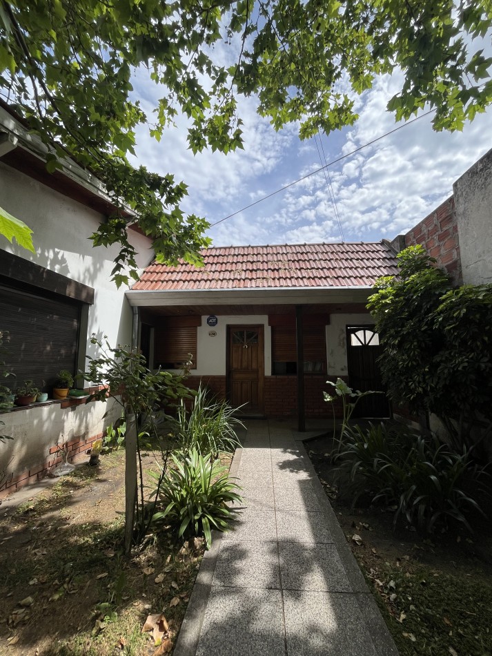 VENTA DOS PH 2 Y 3 AMBIENTES A RECICLAR EN POMPEYA. VENTA EN BLOCK 