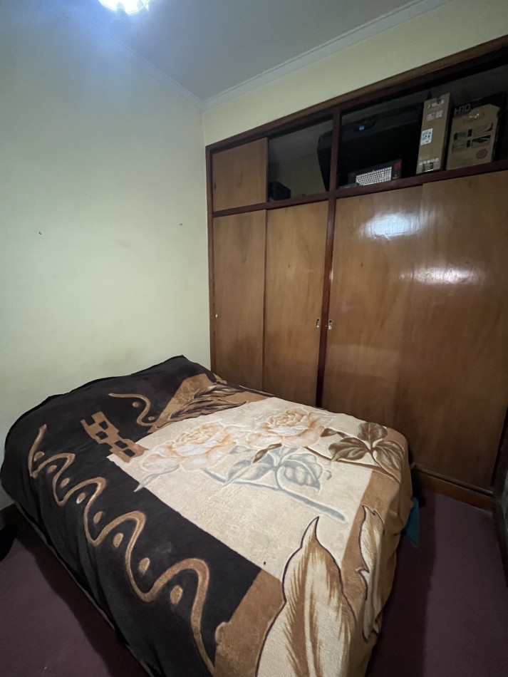VENTA DOS PH 2 Y 3 AMBIENTES A RECICLAR EN POMPEYA. VENTA EN BLOCK 