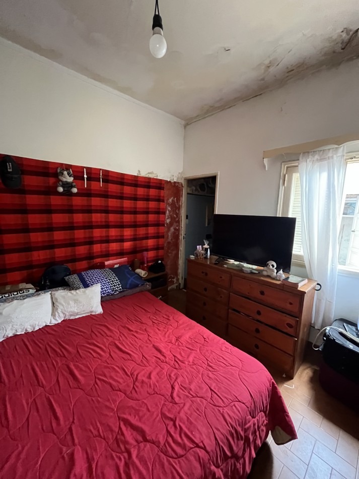 VENTA DOS PH 2 Y 3 AMBIENTES A RECICLAR EN POMPEYA. VENTA EN BLOCK 