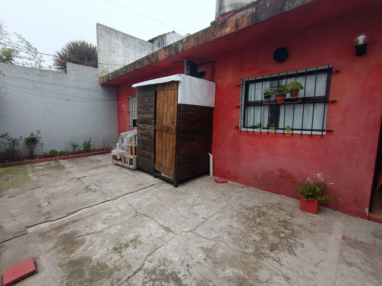 VENTA DOS PH 2 Y 3 AMBIENTES A RECICLAR EN POMPEYA. VENTA EN BLOCK 