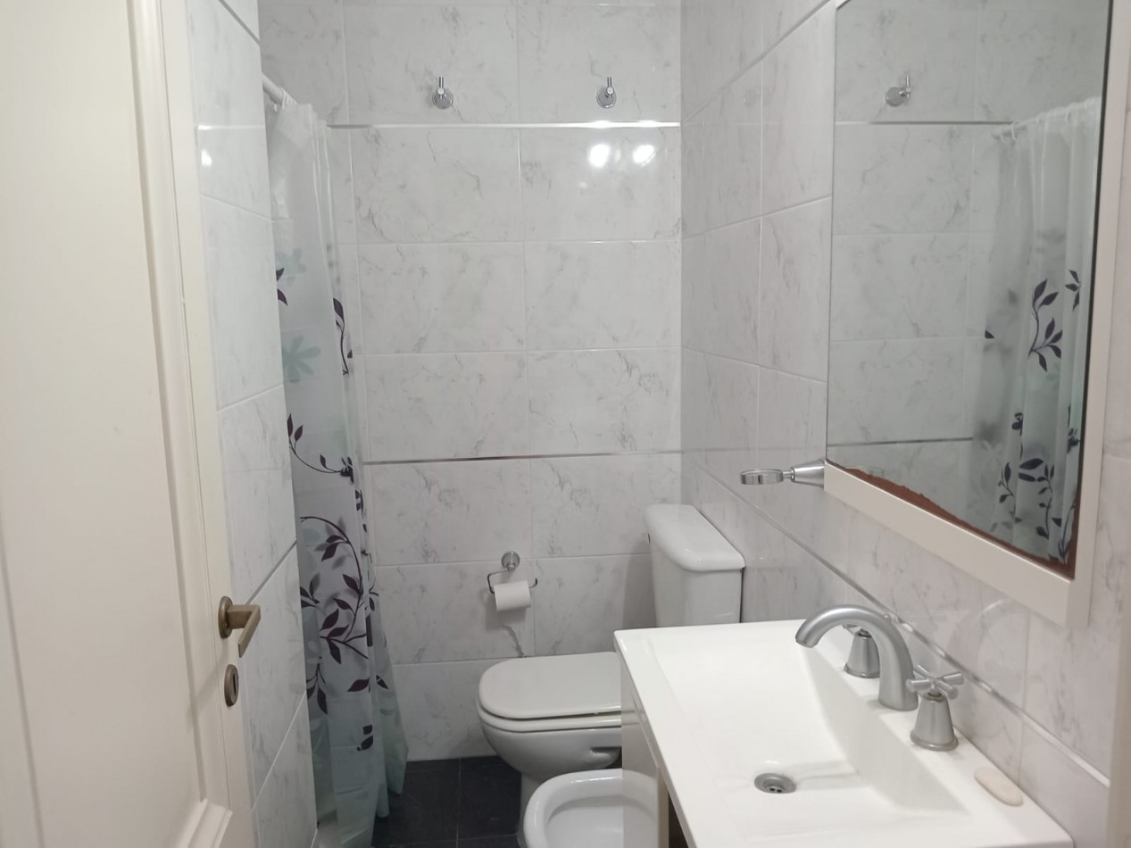 SEMIPISO 4 AMBIENTES CON BALCON SALIENTE Y COCHERA