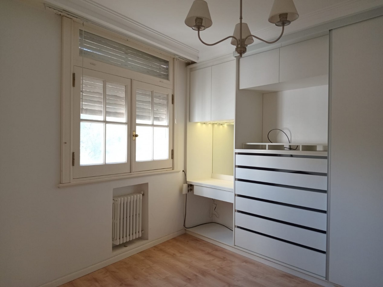 SEMIPISO 4 AMBIENTES CON BALCON SALIENTE Y COCHERA