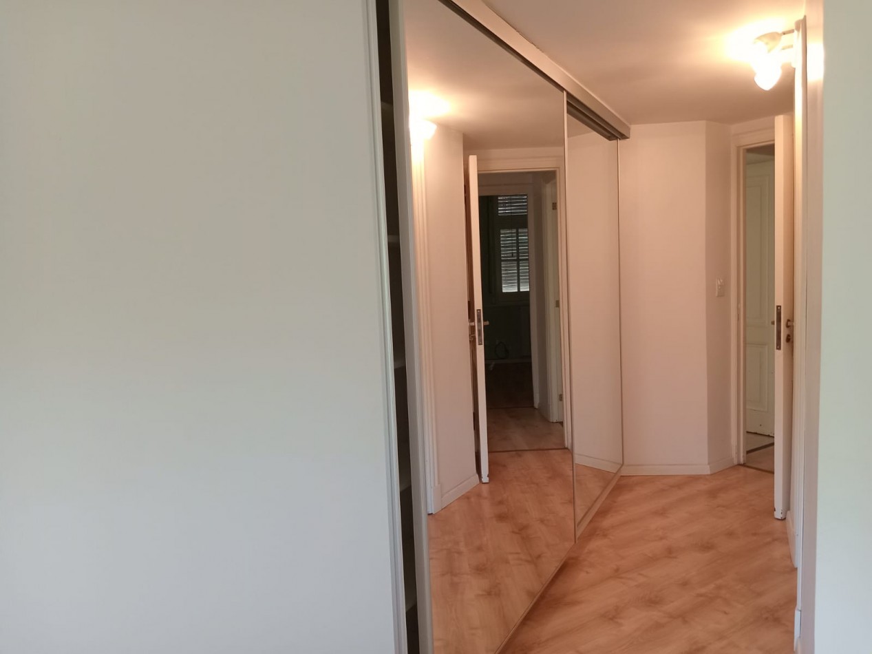 SEMIPISO 4 AMBIENTES CON BALCON SALIENTE Y COCHERA