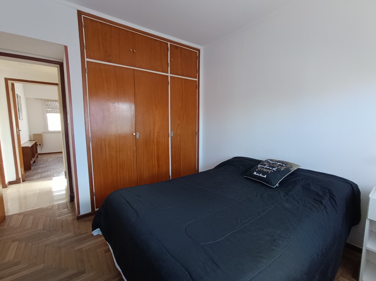 DEPARTAMENTO 3 AMBIENTES A LA CALLE CON BALCON + DEPENDENCIA/LAVADERO EN LA PERLA. AMOBLADO