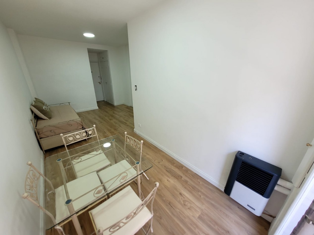VENTA MONOAMBIENTE RECICLADO CON BALCON A LA CALLE PLAZA COLON