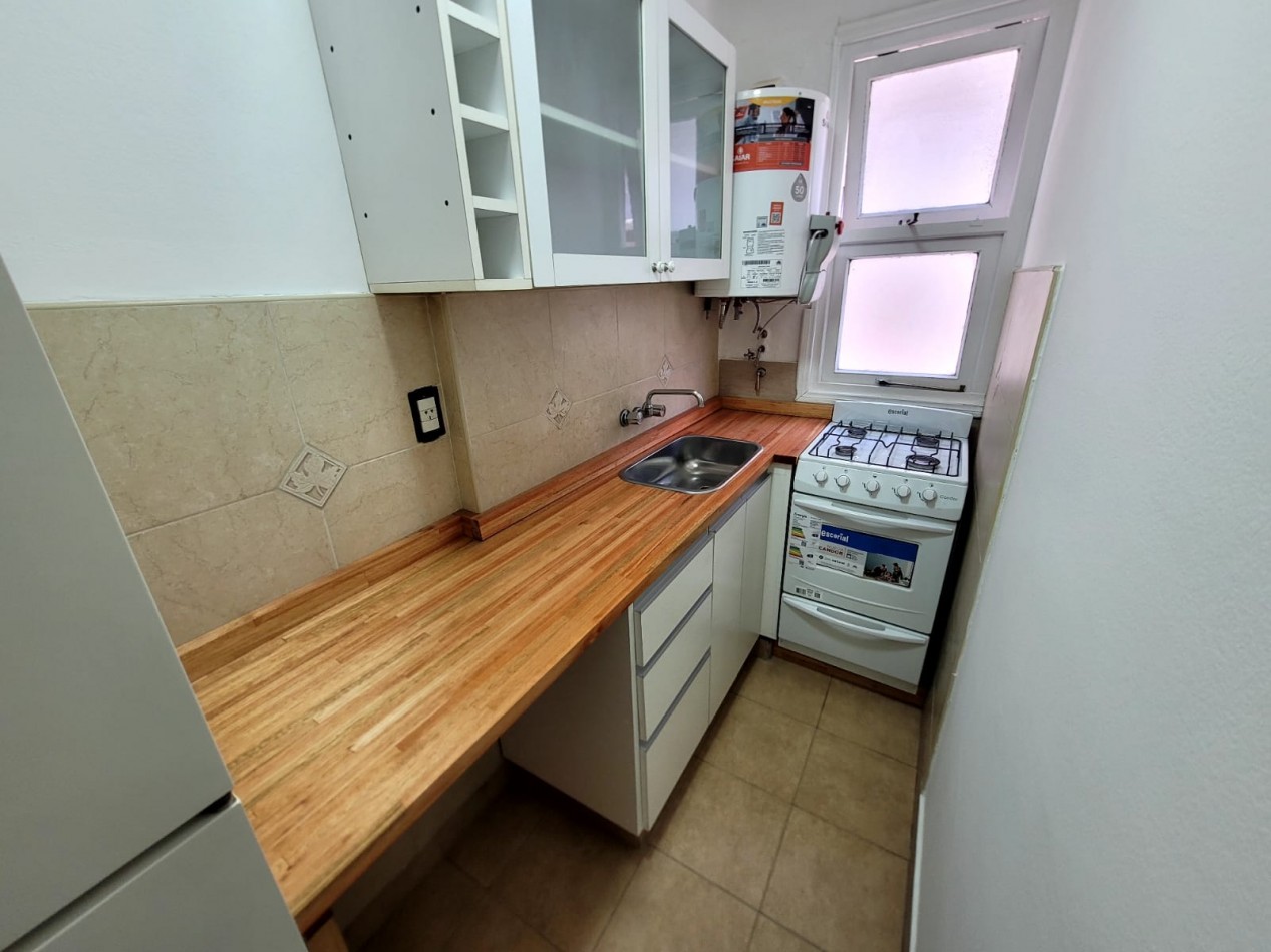 VENTA MONOAMBIENTE RECICLADO CON BALCON A LA CALLE PLAZA COLON