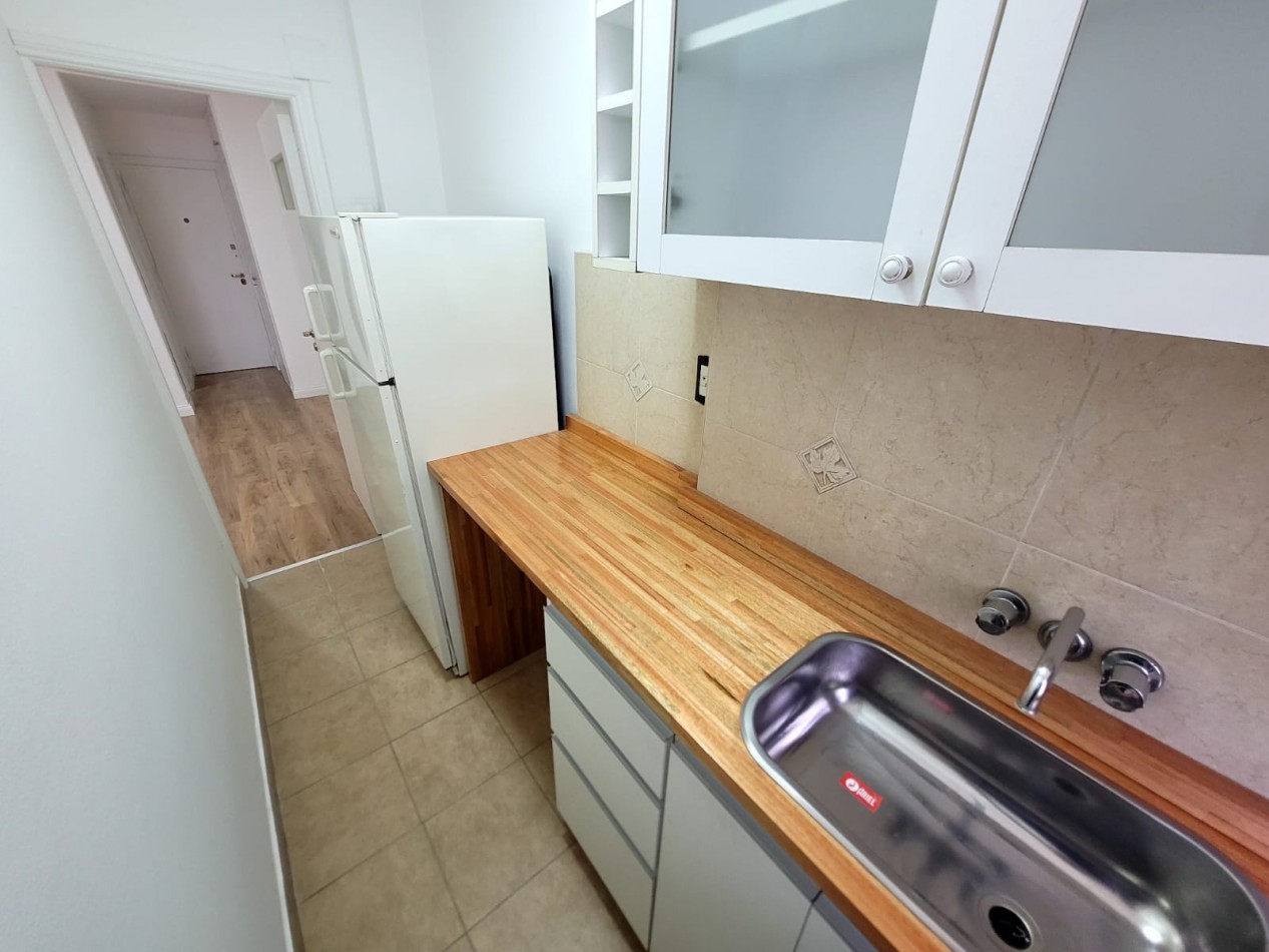 VENTA MONOAMBIENTE RECICLADO CON BALCON A LA CALLE PLAZA COLON