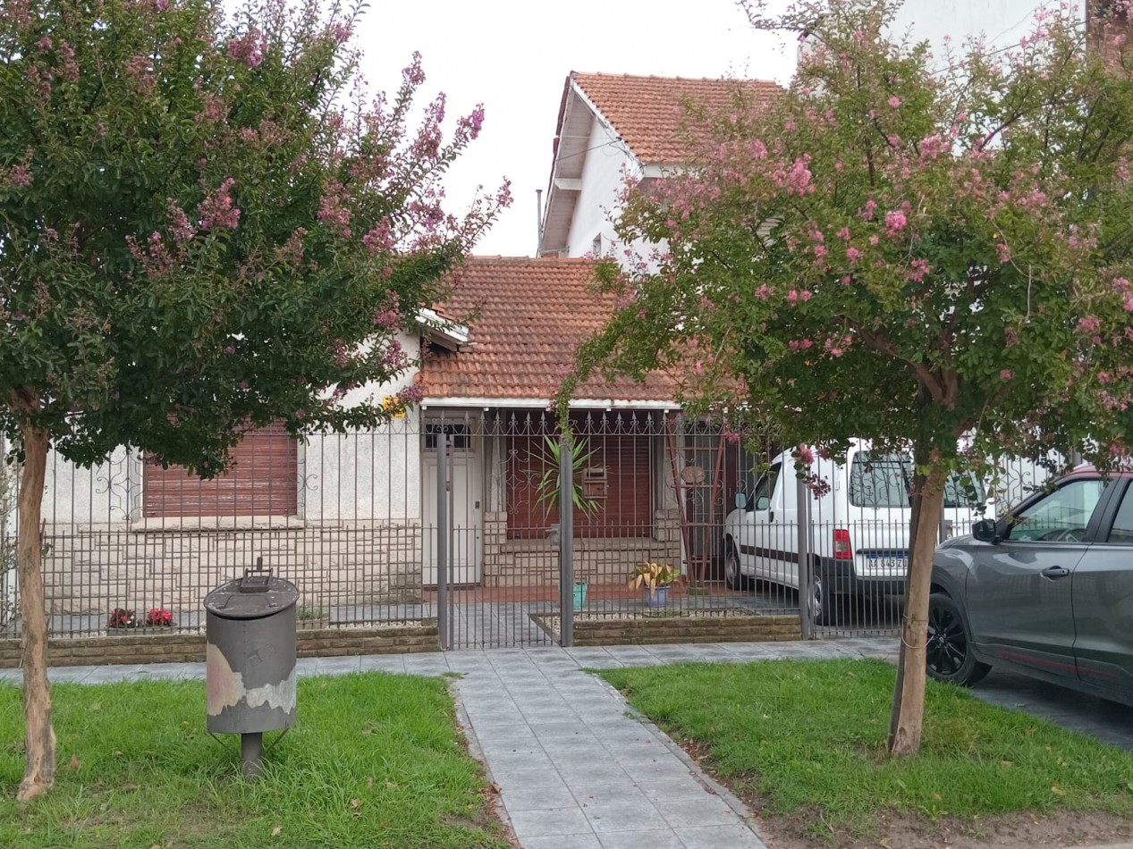 CASA 3 AMBIENTES CON DEPARTAMENTO Y QUINCHO