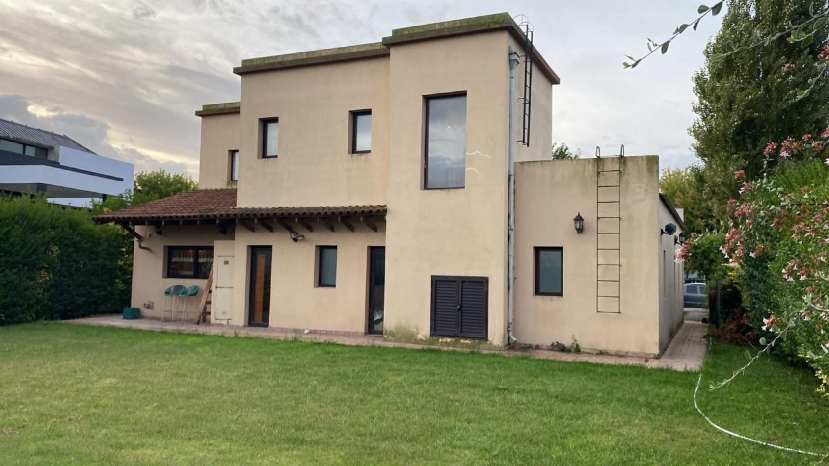 CASA EN  ARENAS DEL SUR - 