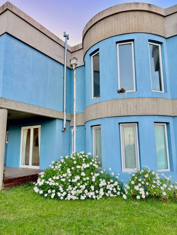 VENTA CASA 3 AMBIENTES A 150 METROS DEL MAR-