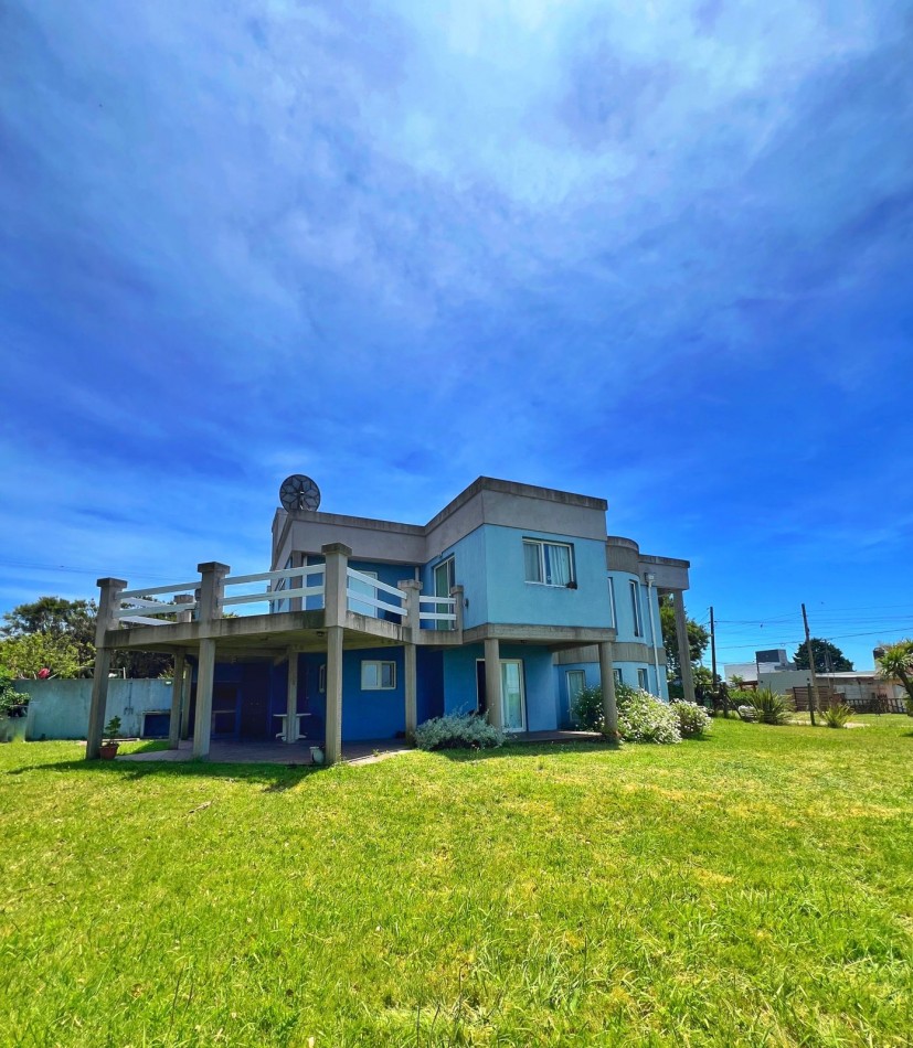 VENTA CASA 3 AMBIENTES A 150 METROS DEL MAR-