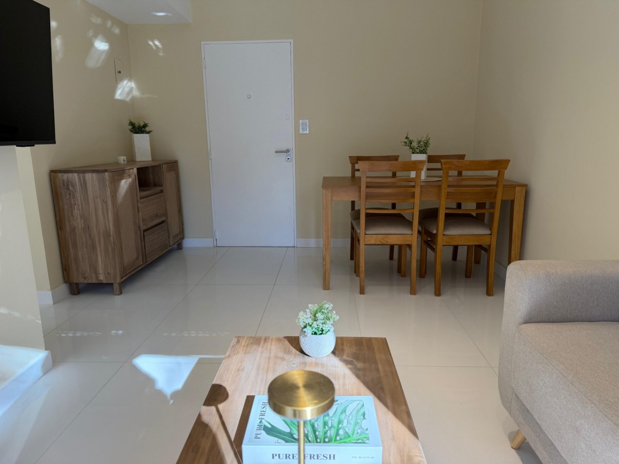 Departamento 2amb al frente con balcon reciclado Centro