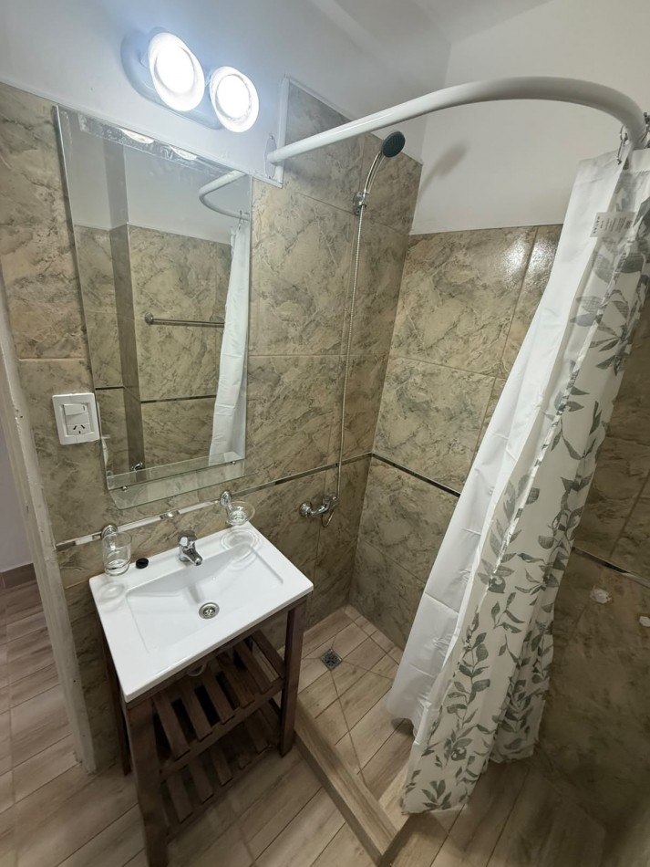 VENTA DEPARTAMENTO 2 AMBIENTES RECICLADO INVERTIDO CON BALCON A LA CALLE ZONA ALDREY