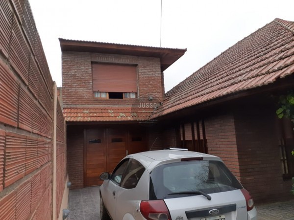 CASA 5 AMBIENTES CON PARQUE Y QUINCHO - BARRIO JARDIN PERALTA RAMOS-APTA CREDITO